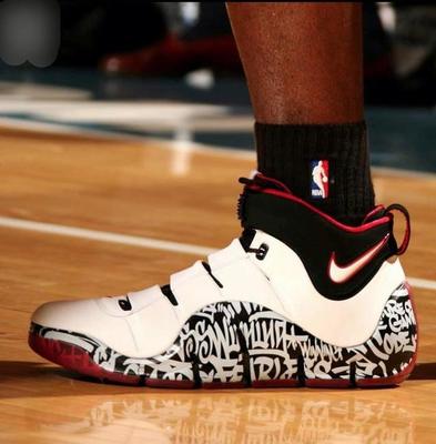 詹姆斯17代签名球鞋中!颜值巅峰非詹4莫属!13年过去无人超越!