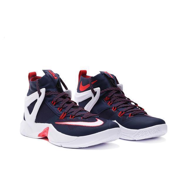 詹姆斯球鞋全系列 从初代到传奇的进化之路