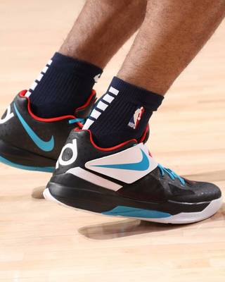 1月29日NBA赛场球星战靴盘点 欧文7与杜兰特4成焦点